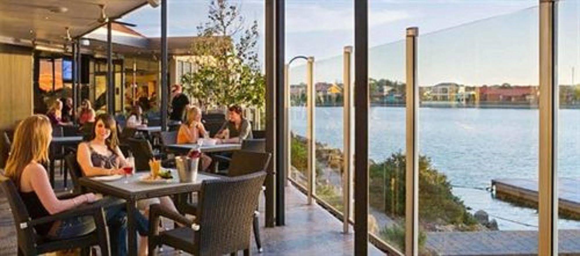 Lakes Hotel Аделаида Экстерьер фото